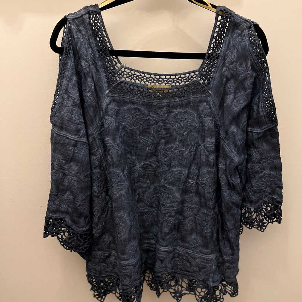 Democracy cold shoulder shirt. Size L. NWOT.
